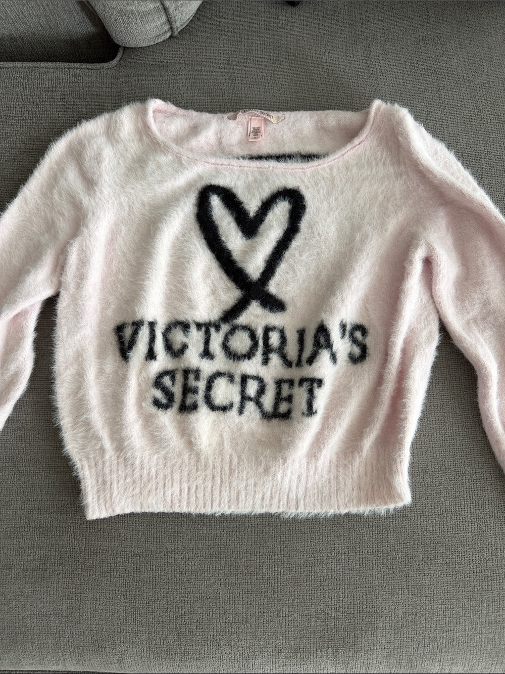 Victoria's Secret Fashion Show Runway 2018 sweater size M